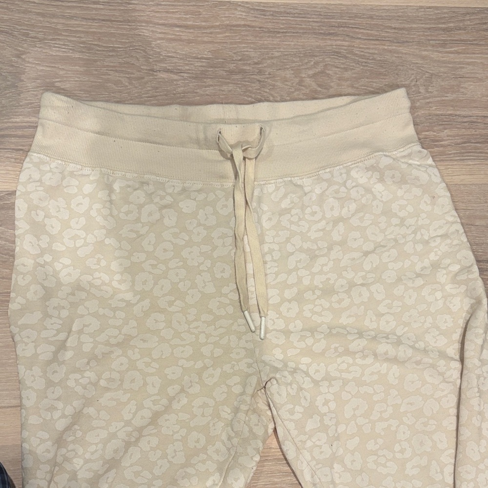 Leopard joggers